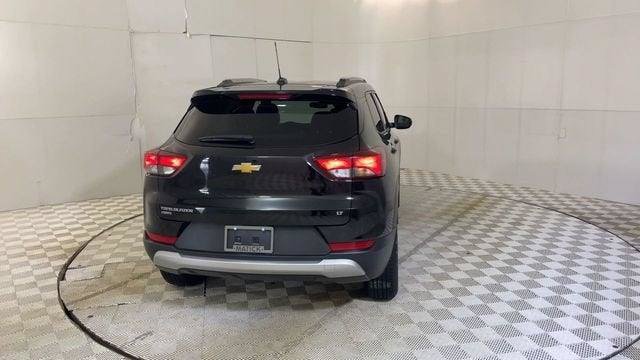 Used 2025 Chevrolet TrailBlazer LT AWD/4WD image 2