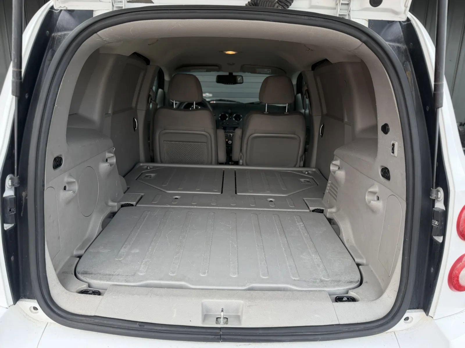 Used 2011 Chevrolet HHR LS image 17