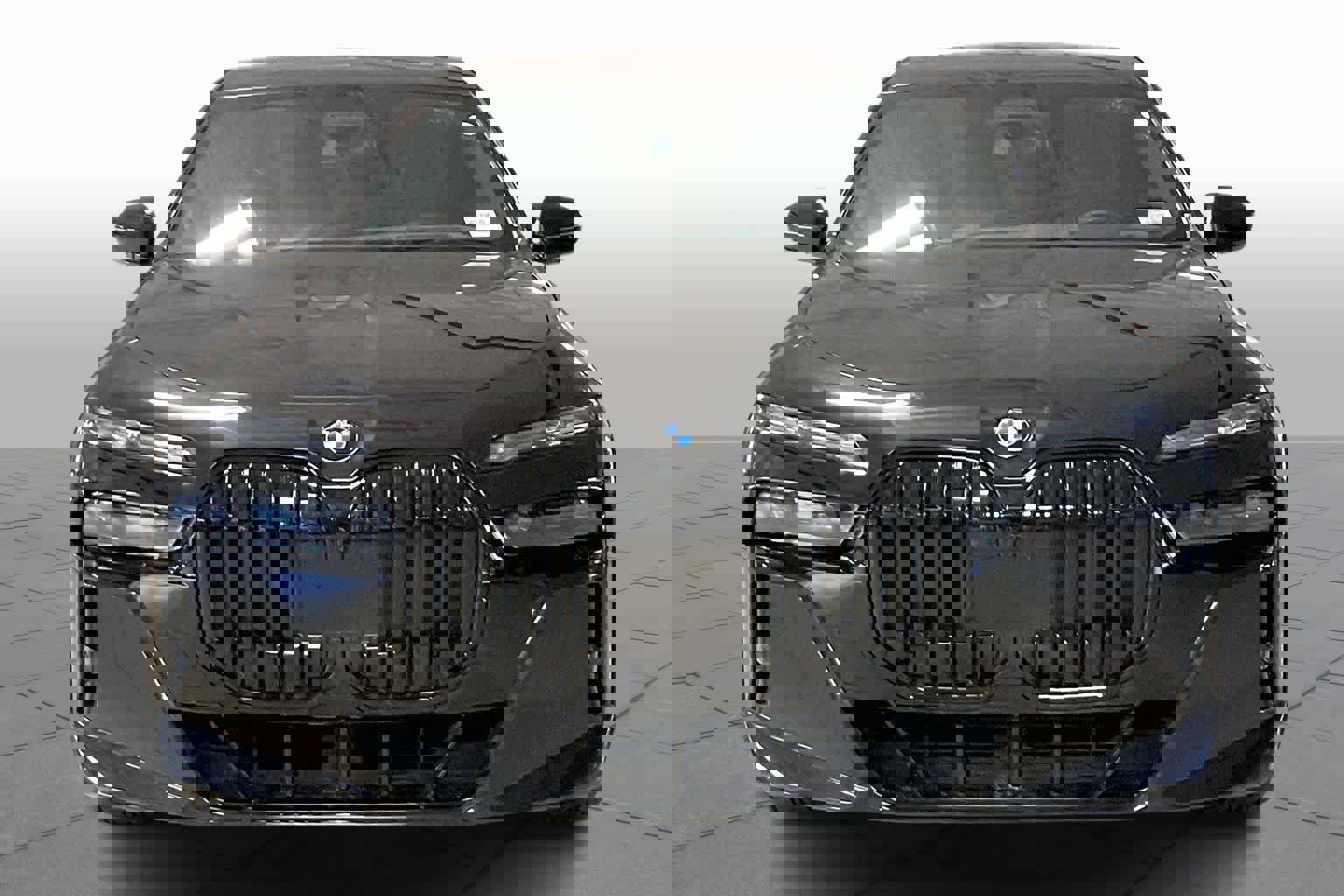 Certified 2023 BMW 760i xDrive w/ Executive Package image 3