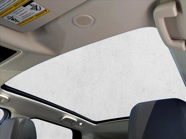 Used 2025 Land Rover Discovery Sport S image 15