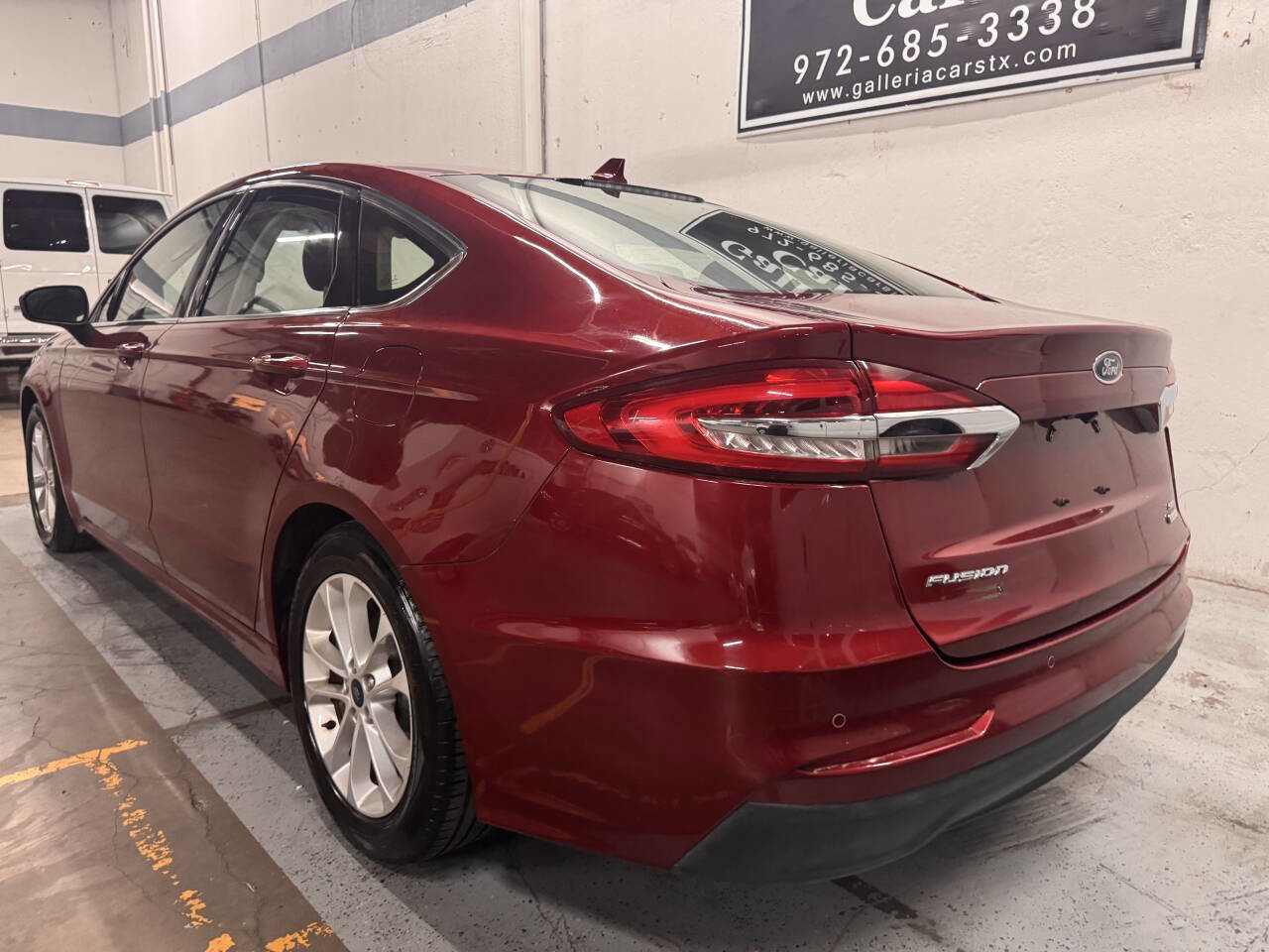Used 2019 Ford Fusion SE image 4