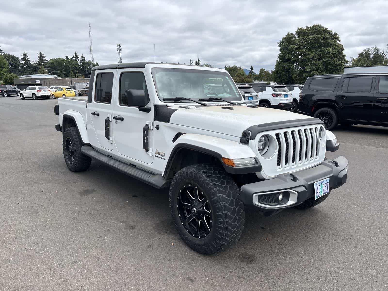 Certified 2020 Jeep Gladiator Overland AWD/4WD image 6