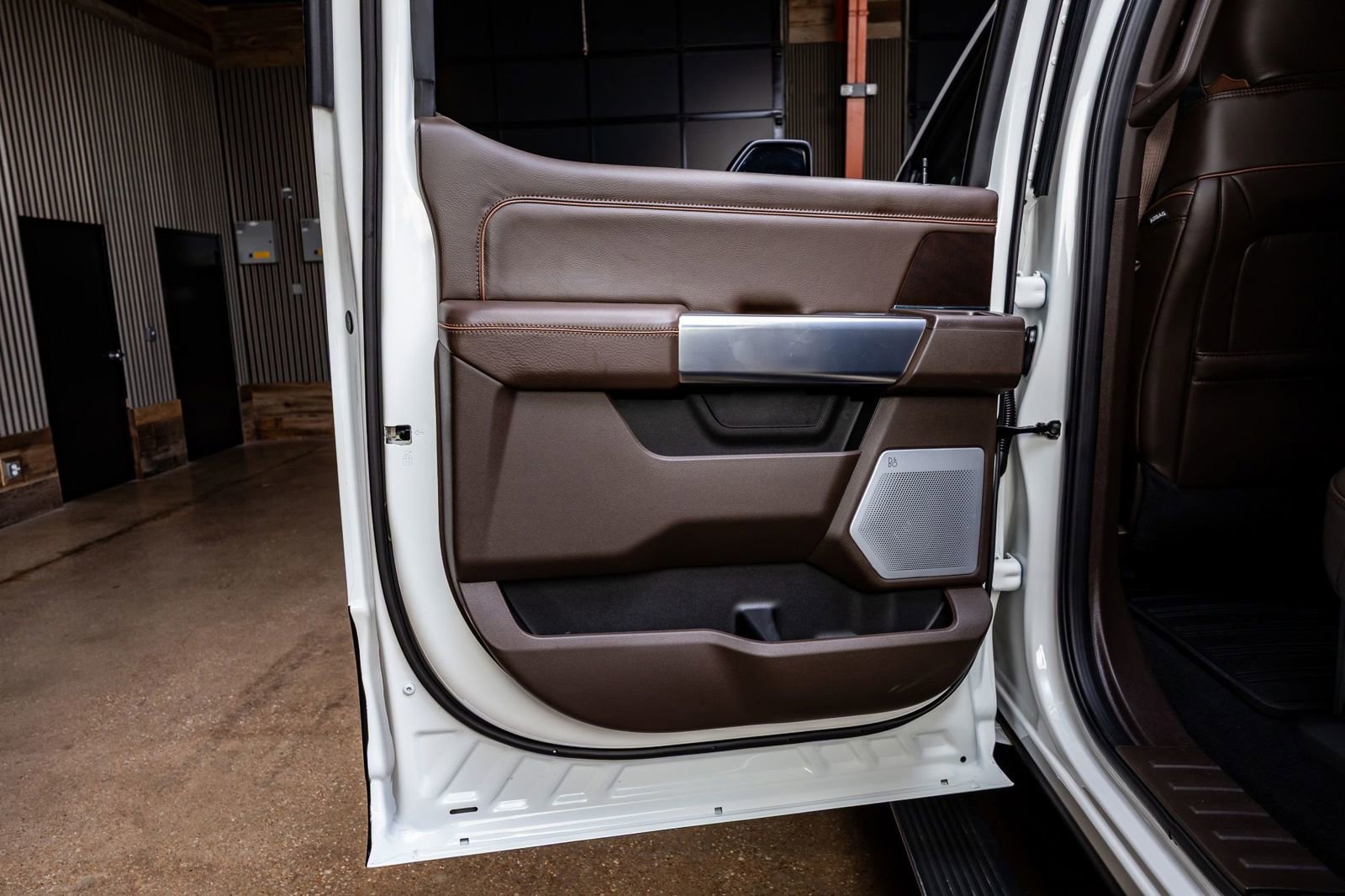 Used 2025 Ford F350 King Ranch w/ FX4 Off-Road Package image 37