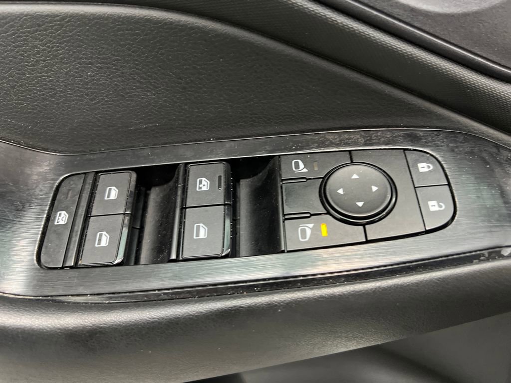 Used 2024 Nissan Rogue S FWD image 12