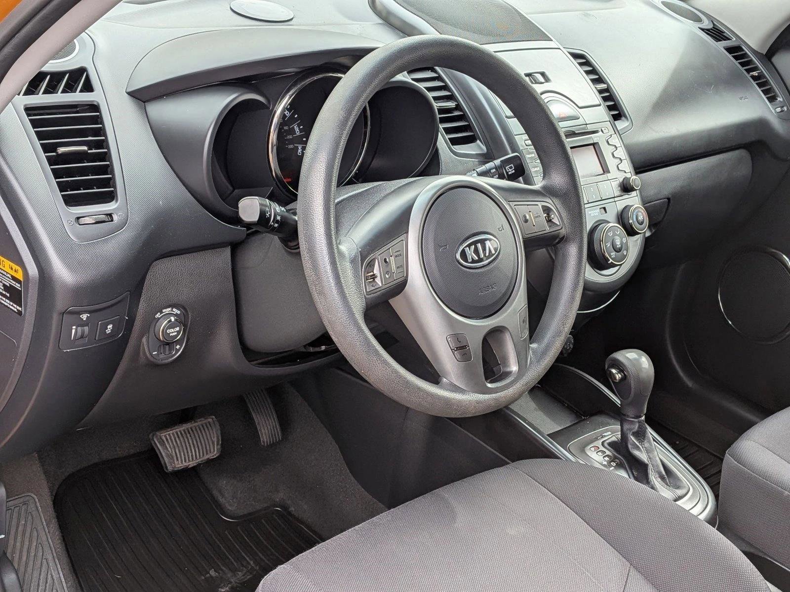 Used 2011 Kia Soul + w/ Audio Pkg FWD image 10