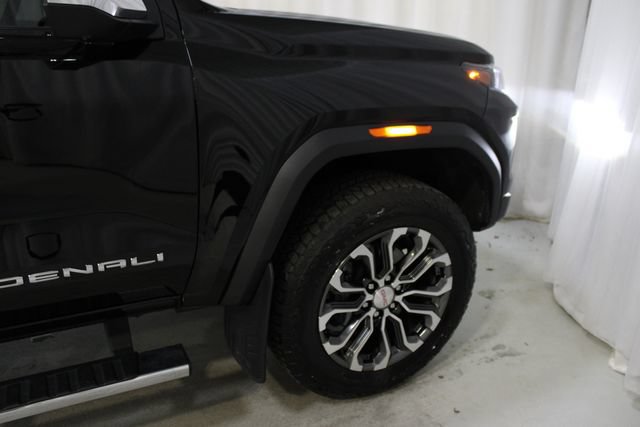 Used 2025 GMC Canyon Denali AWD/4WD image 37