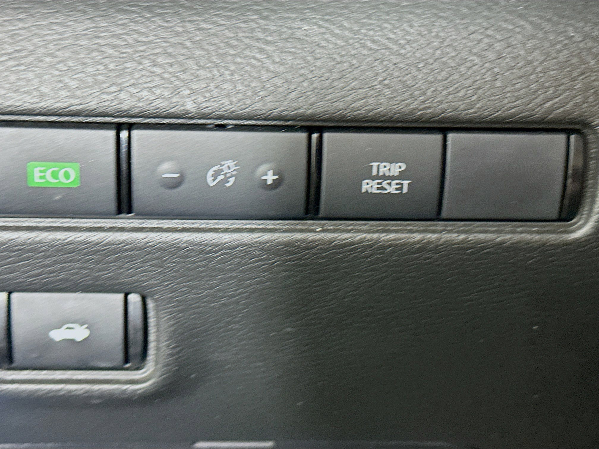 Used 2025 Nissan Sentra SV FWD image 17