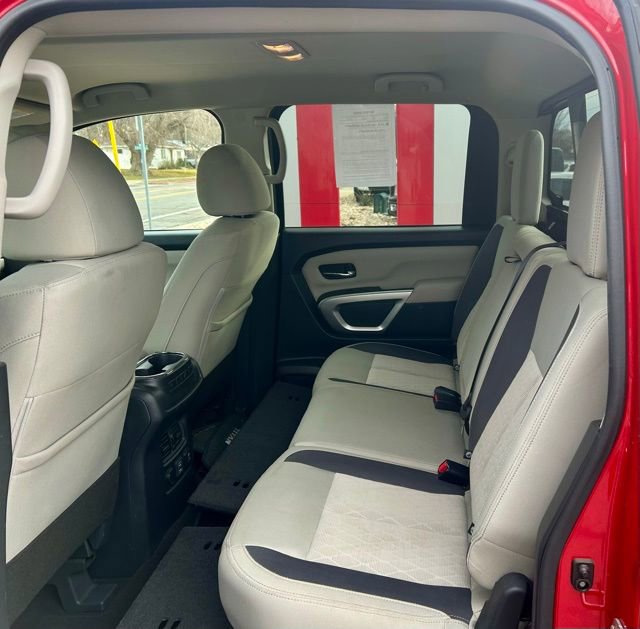 Used 2024 Nissan Titan SV w/ SV Convenience Package image 8