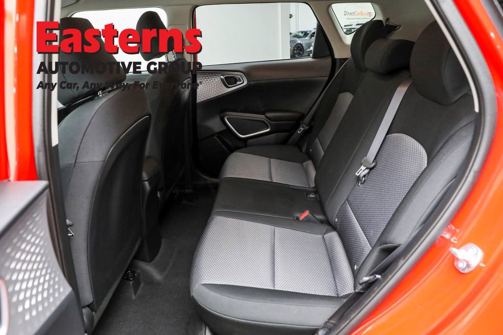 Used 2025 Kia Soul LX w/ LX Technology Package image 21