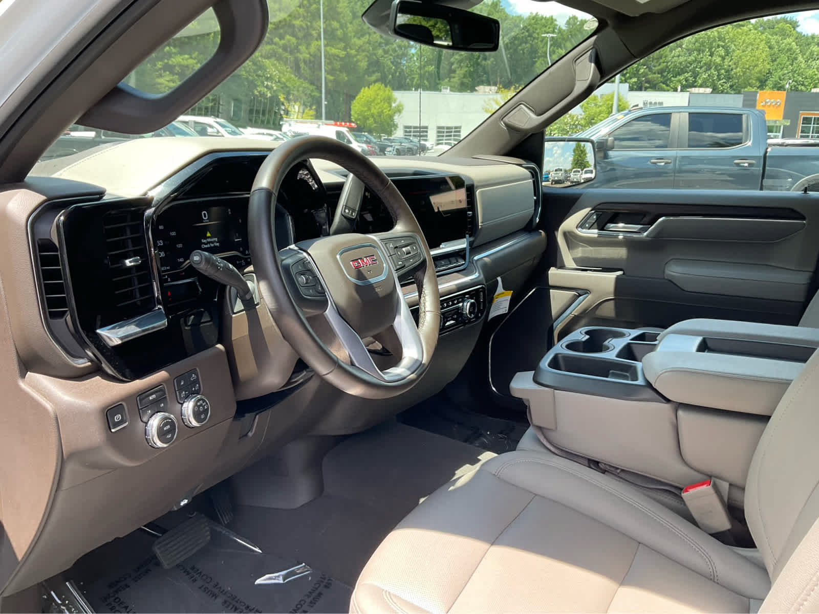 Used 2024 GMC Sierra 1500 SLT AWD/4WD image 14