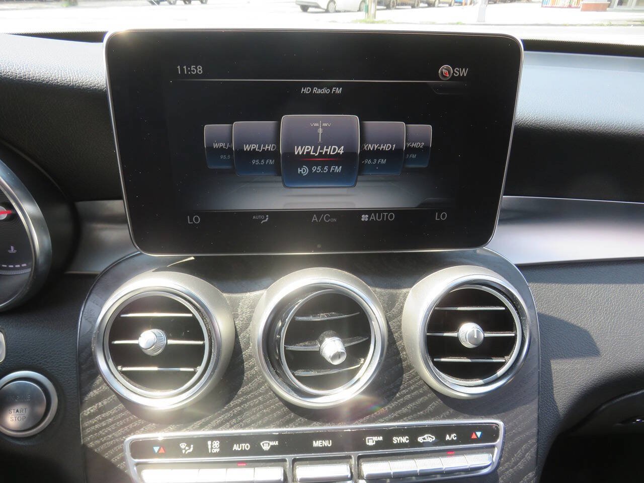 Used 2018 Mercedes-Benz GLC 300 4MATIC image 20
