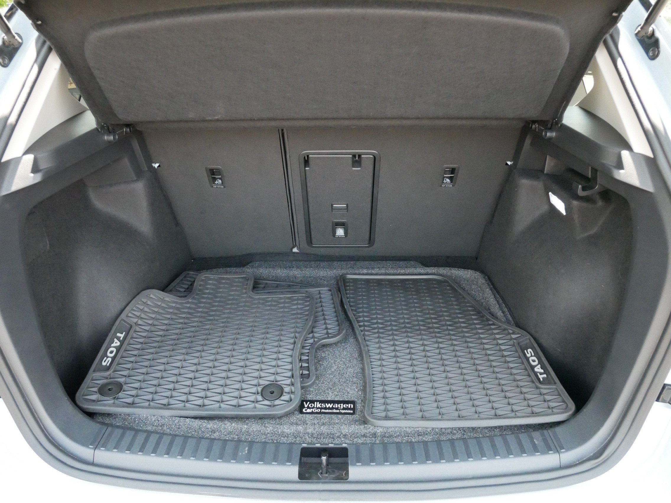 Certified 2025 Volkswagen Taos SE AWD/4WD image 18