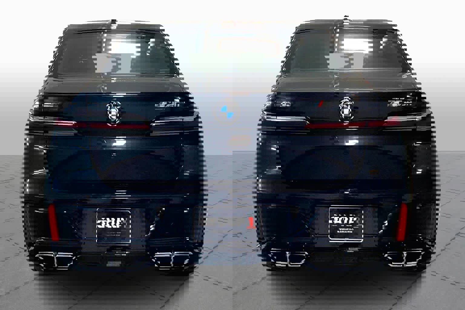 Certified 2023 BMW 760i xDrive image 5