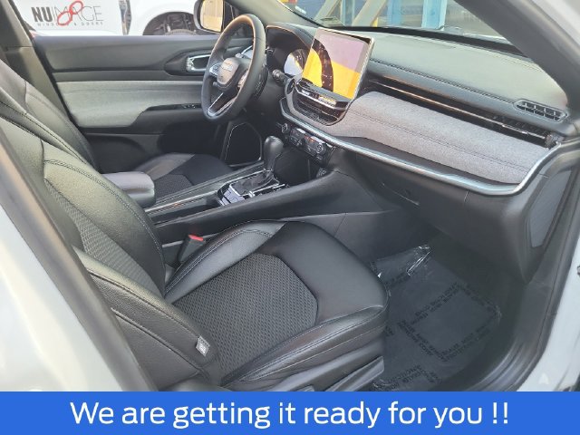 Used 2024 Jeep Compass Latitude AWD/4WD image 17