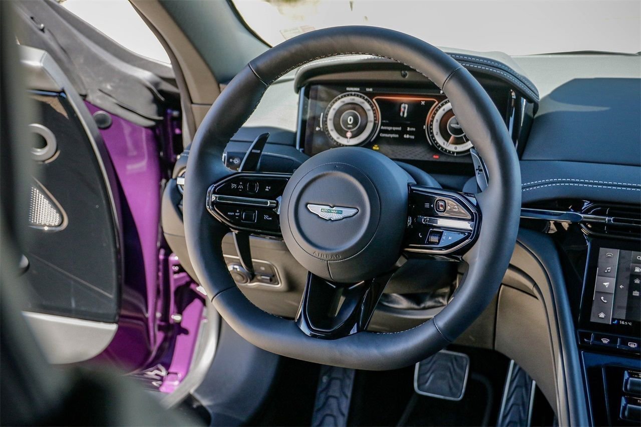 Used 2024 Aston Martin DB12 Coupe image 31