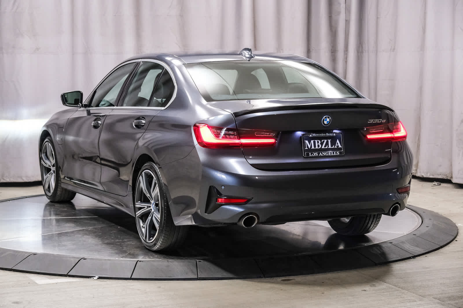 Used 2022 BMW 330e w/ Driving Assistance Package RWD image 2