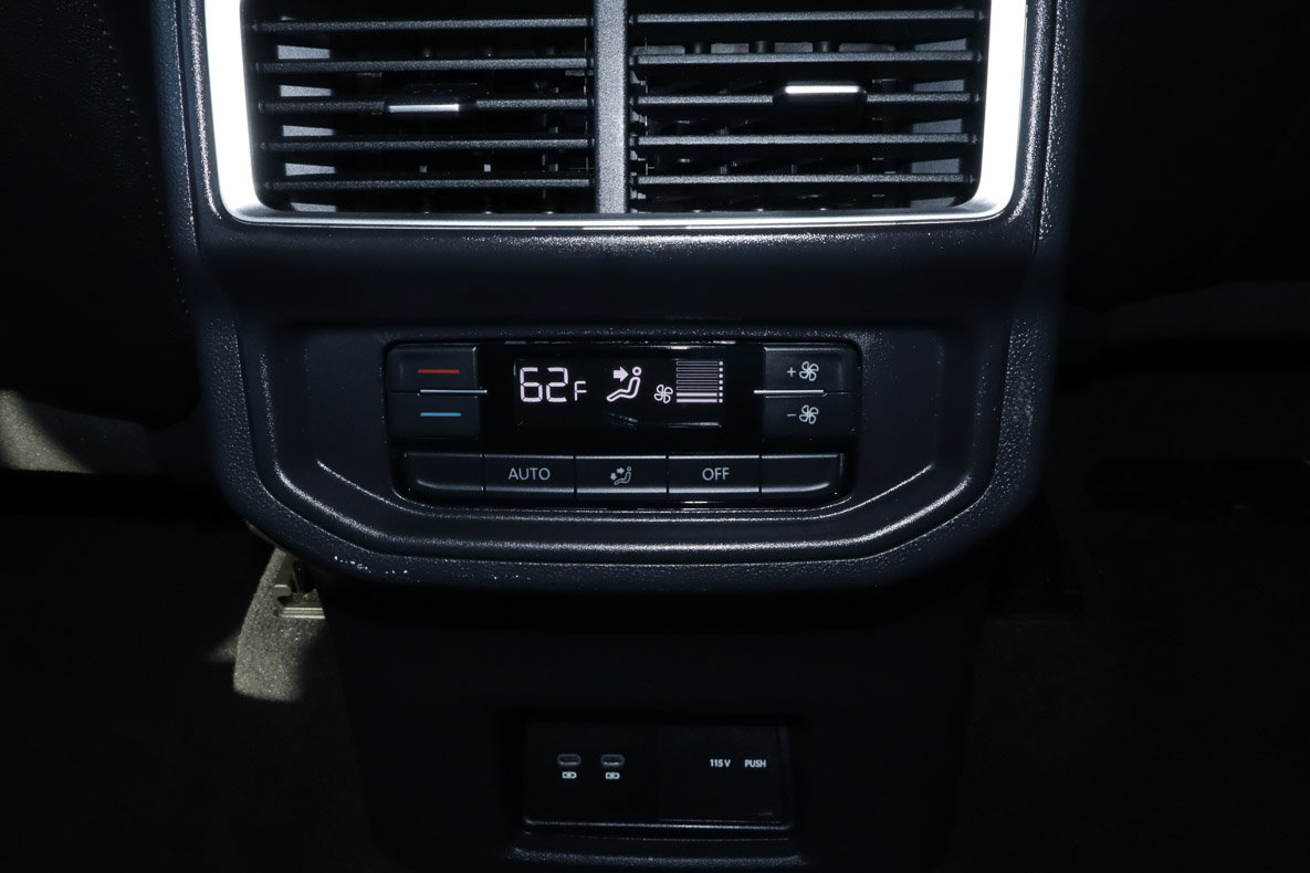 Used 2025 Volkswagen Atlas SE FWD image 25