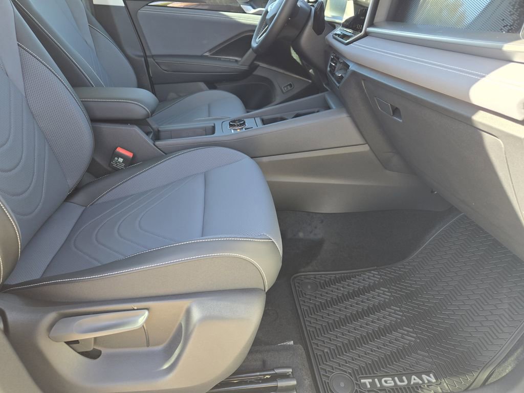 New 2026 Volkswagen Tiguan SE image 11