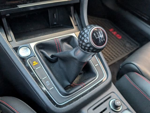 Used 2020 Volkswagen GTI SE image 27