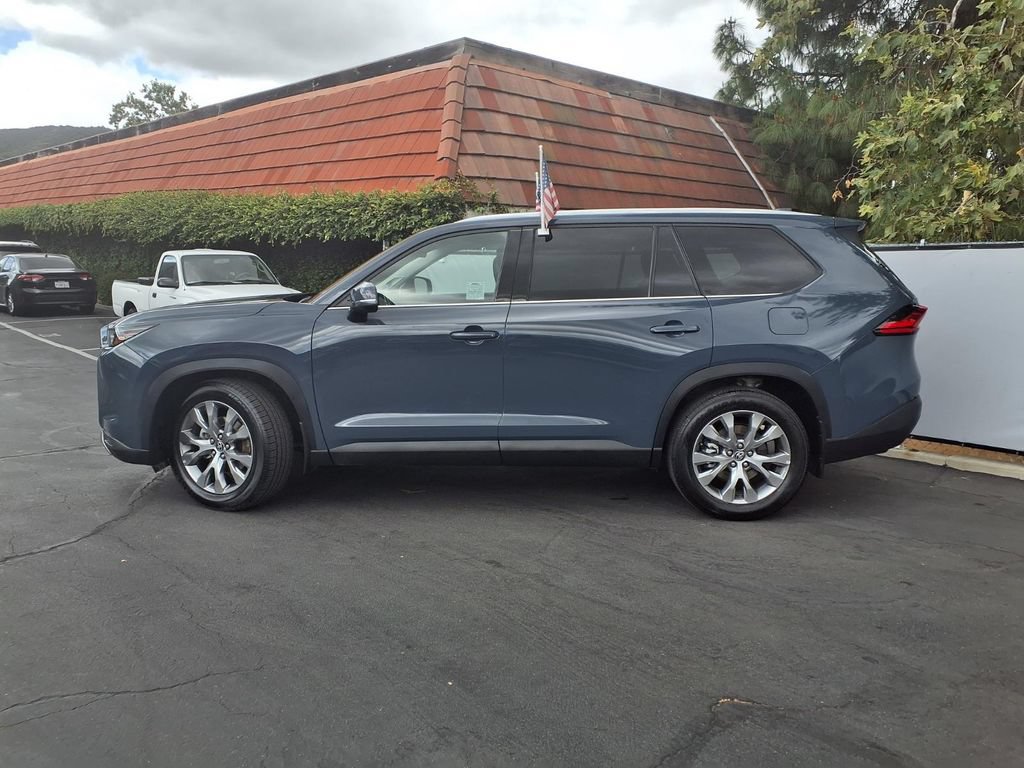 Certified 2024 Toyota Grand Highlander AWD image 3