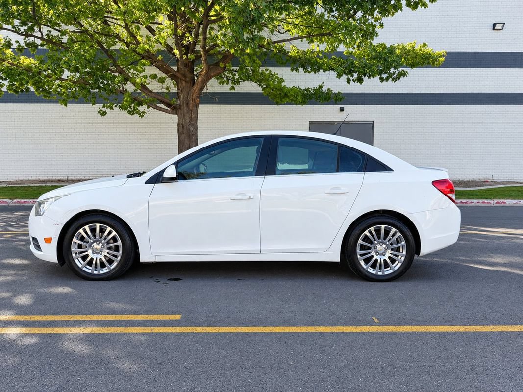 Used 2012 Chevrolet Cruze Eco FWD image 2