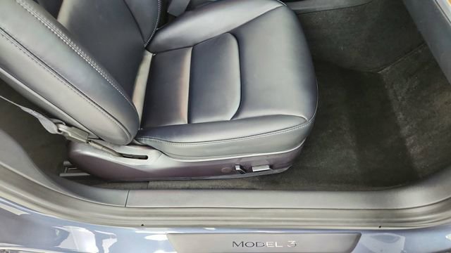 Used 2023 Tesla Model 3 Performance image 22