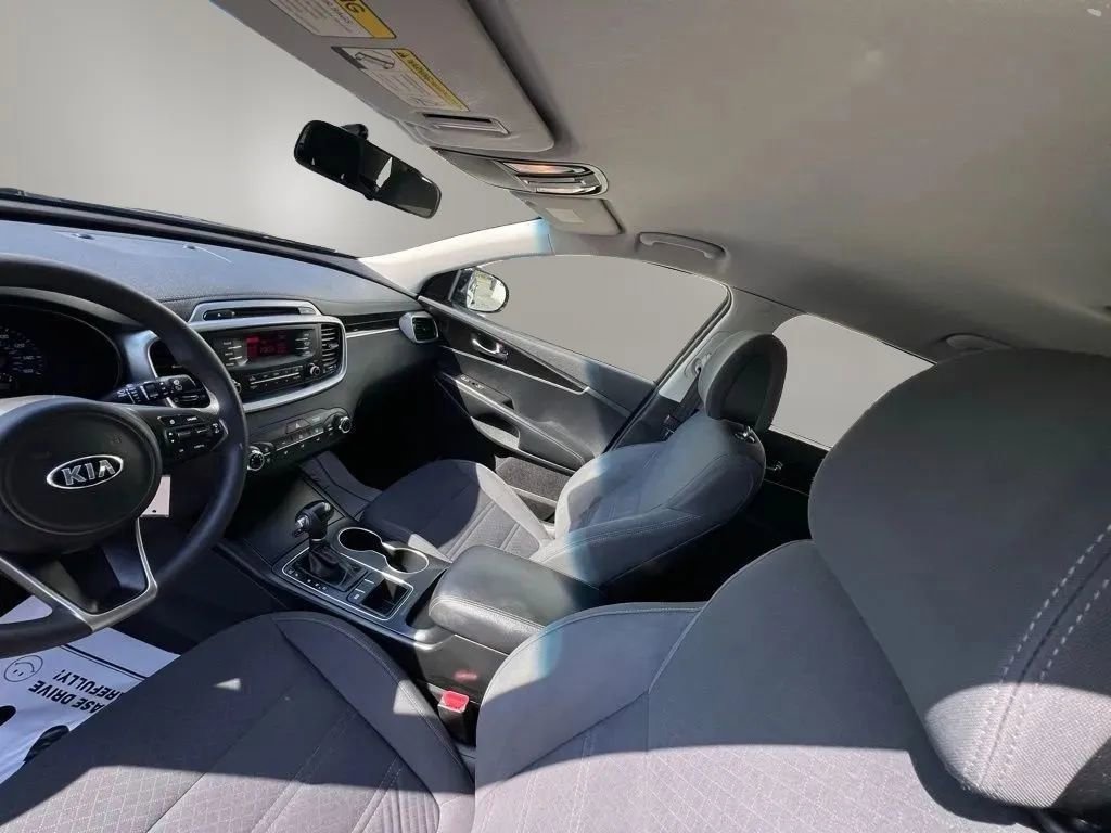 Used 2016 Kia Sorento L FWD image 11