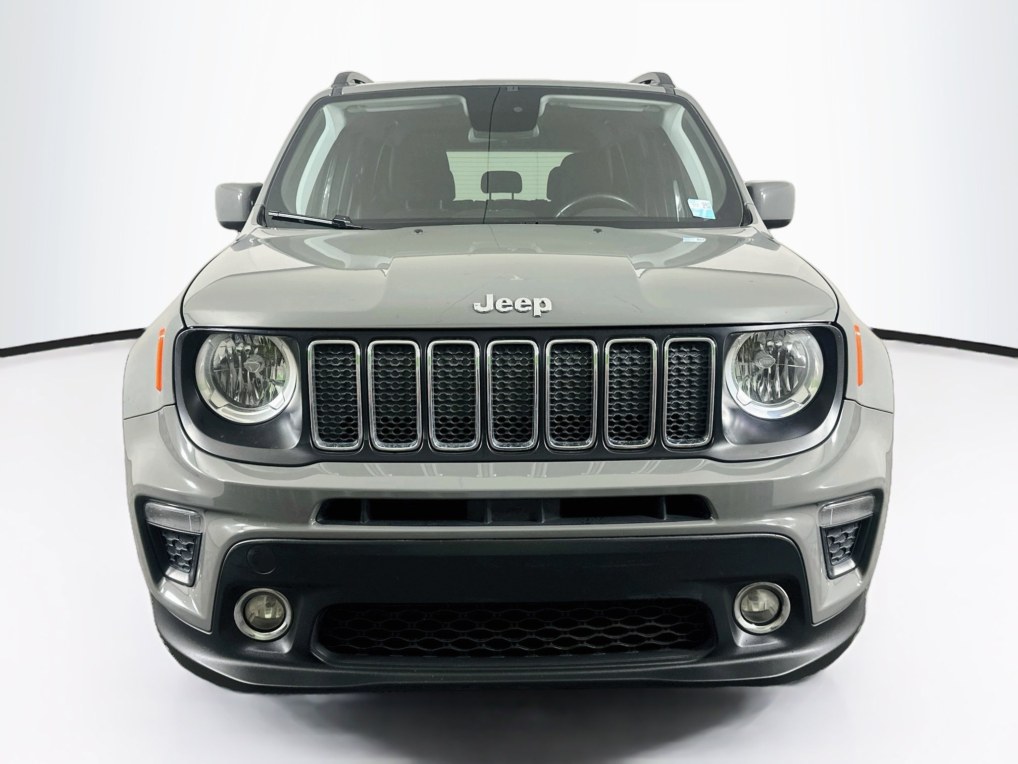 Used 2019 Jeep Renegade Latitude w/ Cold Weather Group FWD image 2