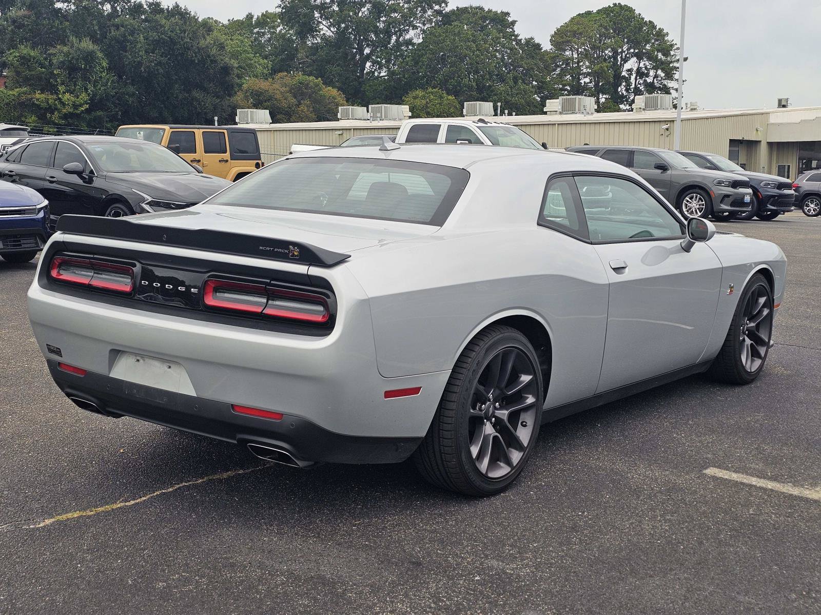 Used 2022 Dodge Challenger R/T Scat Pack RWD image 13