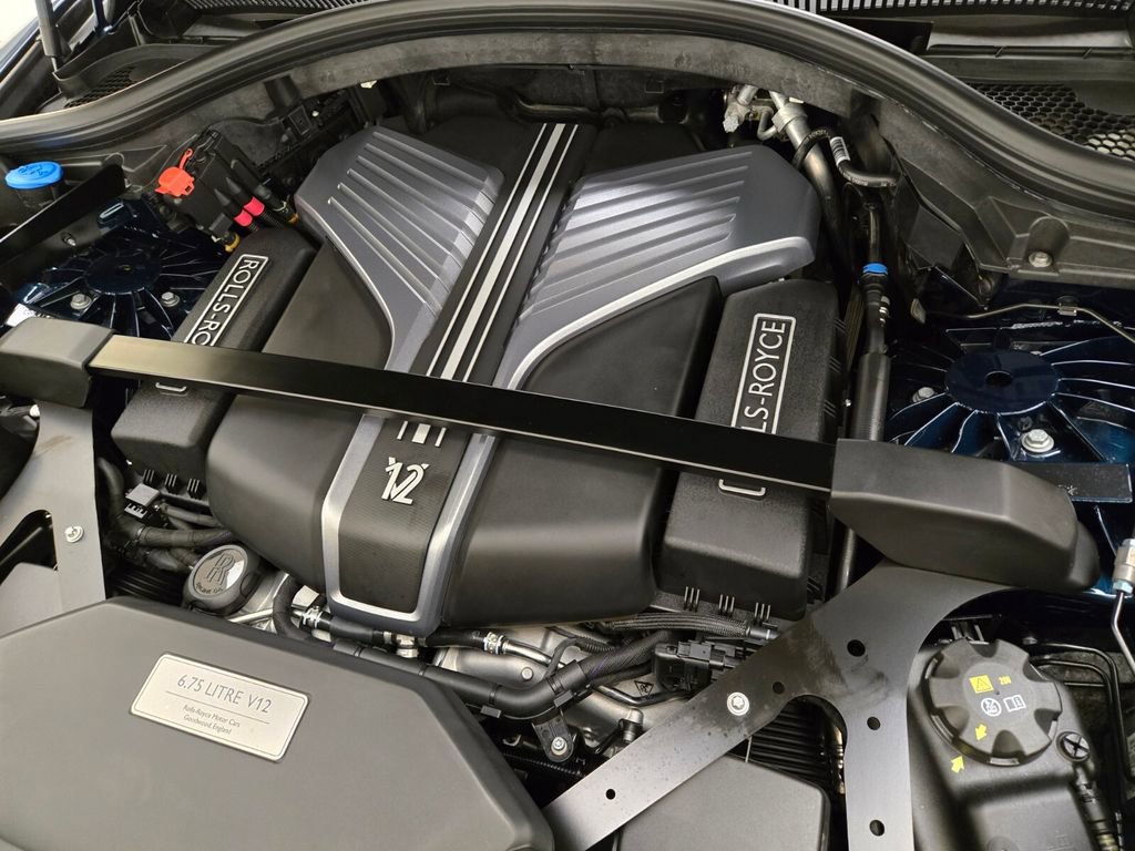 Certified 2025 Rolls-Royce Cullinan Black Badge image 29
