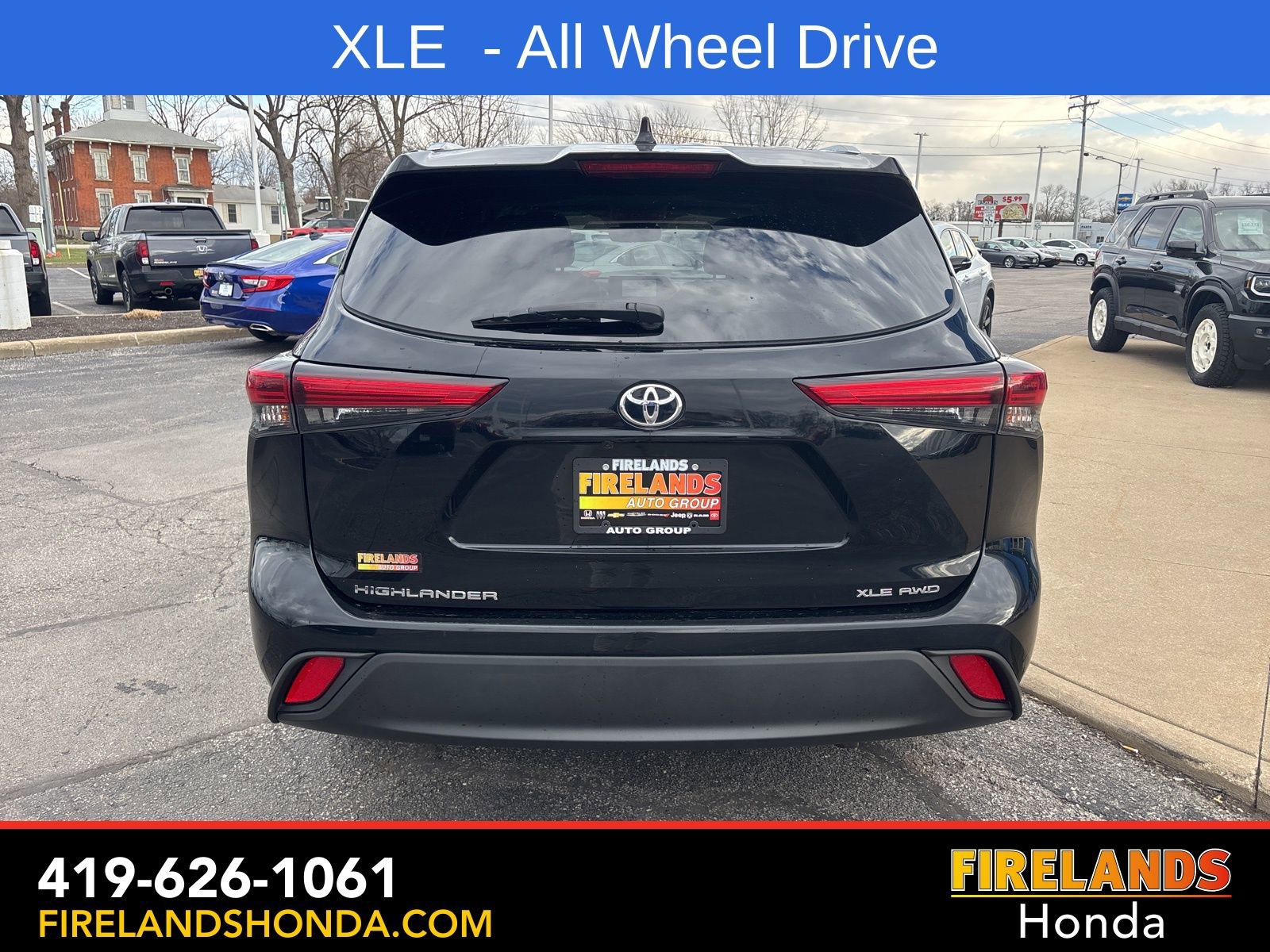 Used 2021 Toyota Highlander XLE image 3