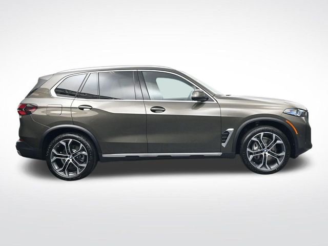 New 2026 BMW X5 sDrive40i image 3