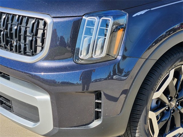 Certified 2025 Kia Telluride EX image 9