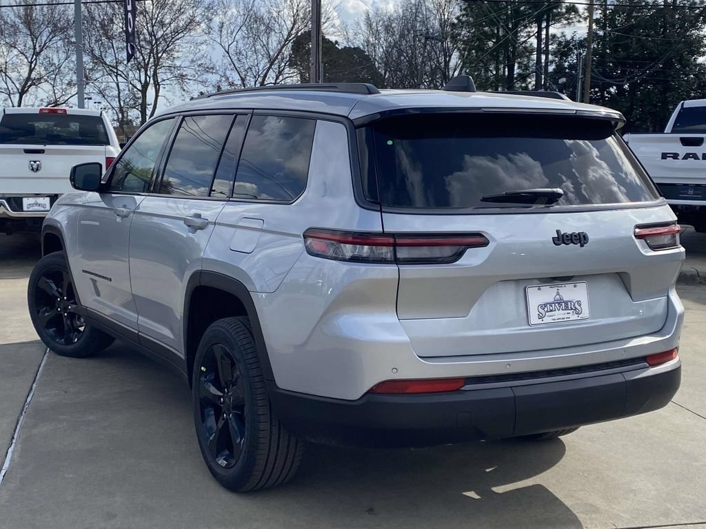 New 2026 Jeep Grand Cherokee L Limited w/ Limited Altitude Package RWD image 4