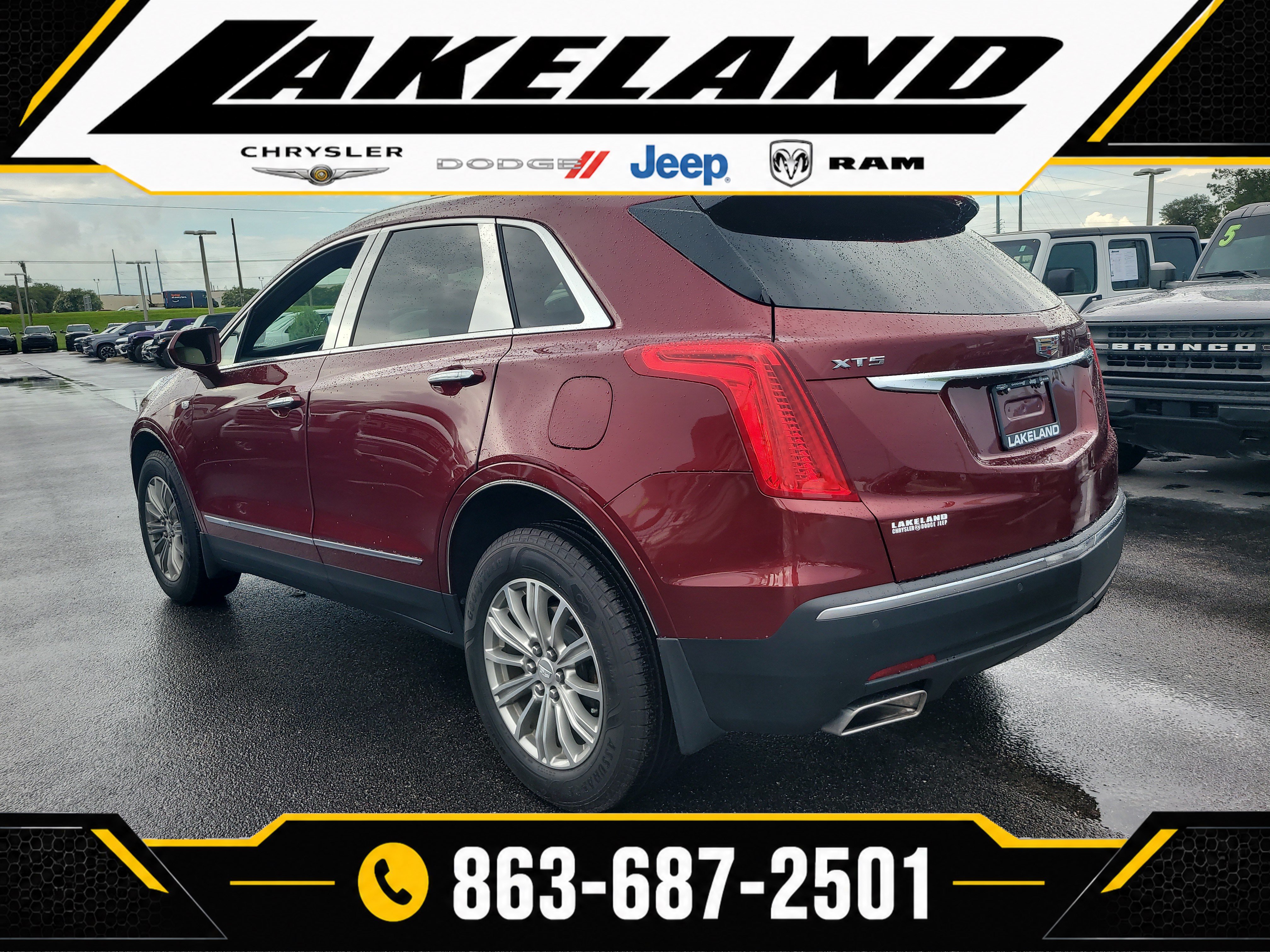 Used 2017 Cadillac XT5 Luxury w/ Driver Awareness Package FWD image 6