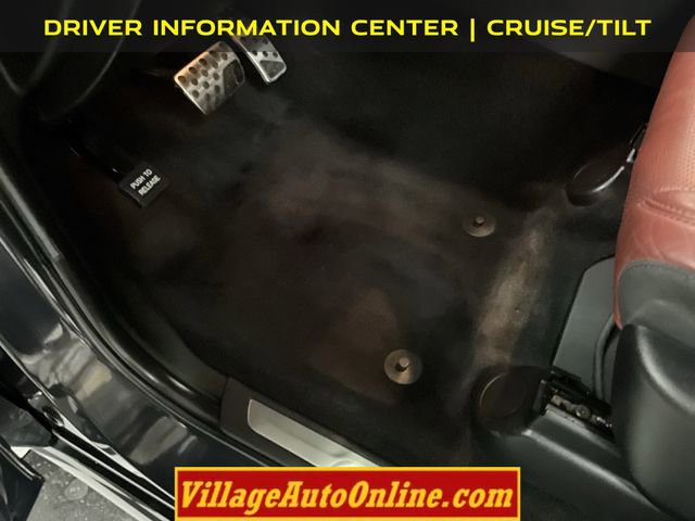 Used 2018 Dodge Durango SRT w/ SRT Interior Appearance Group image 15