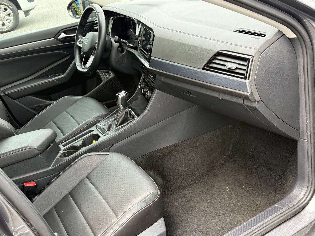 Used 2024 Volkswagen Jetta SE FWD image 14