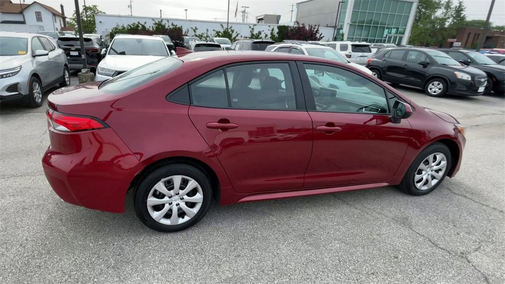 Used 2024 Toyota Corolla LE image 2