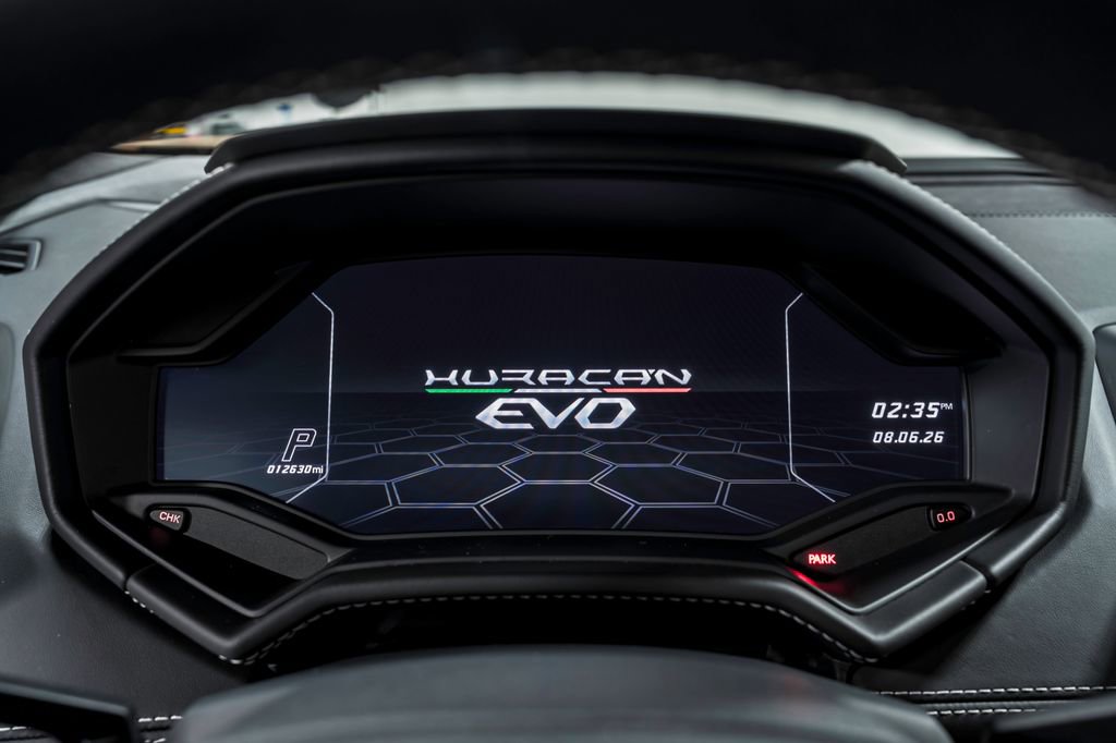 Used 2020 Lamborghini Huracan EVO RWD image 14