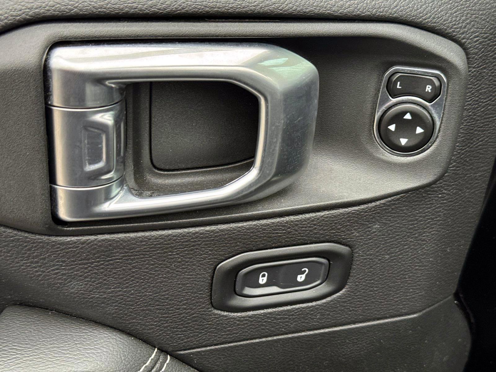 Used 2023 Jeep Wrangler Unlimited Sahara w/ Cold Weather Group image 10