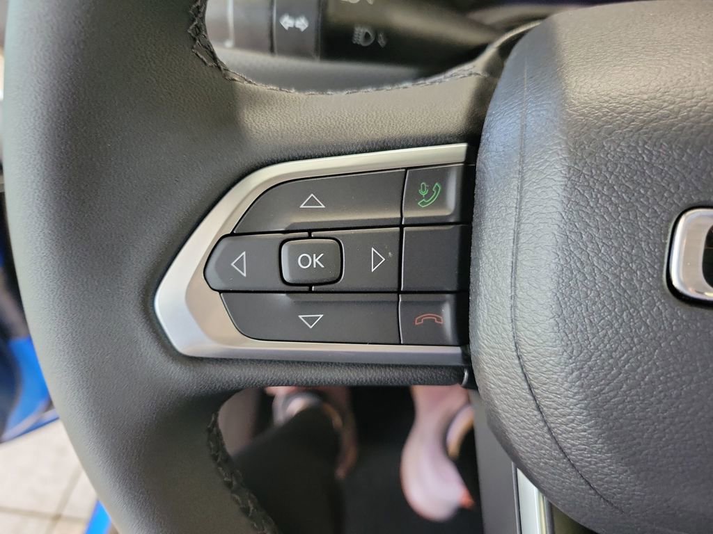 New 2026 Jeep Compass Latitude image 14