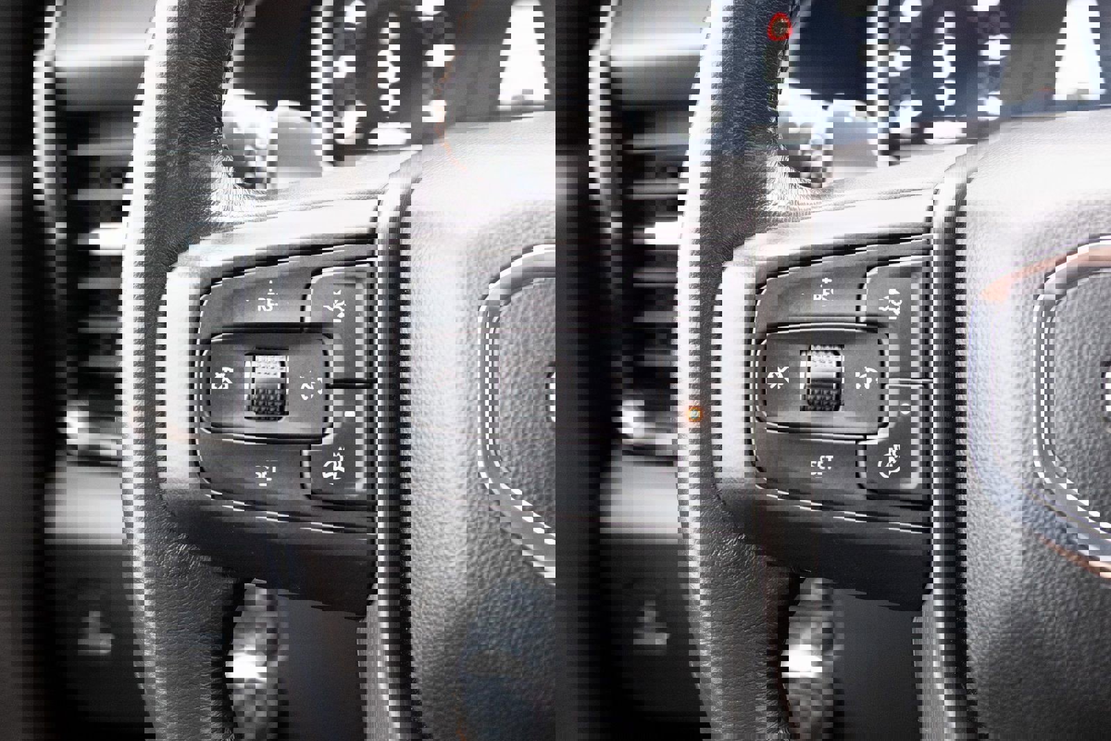 Used 2023 GMC Sierra 1500 AT4 w/ Technology Package image 6