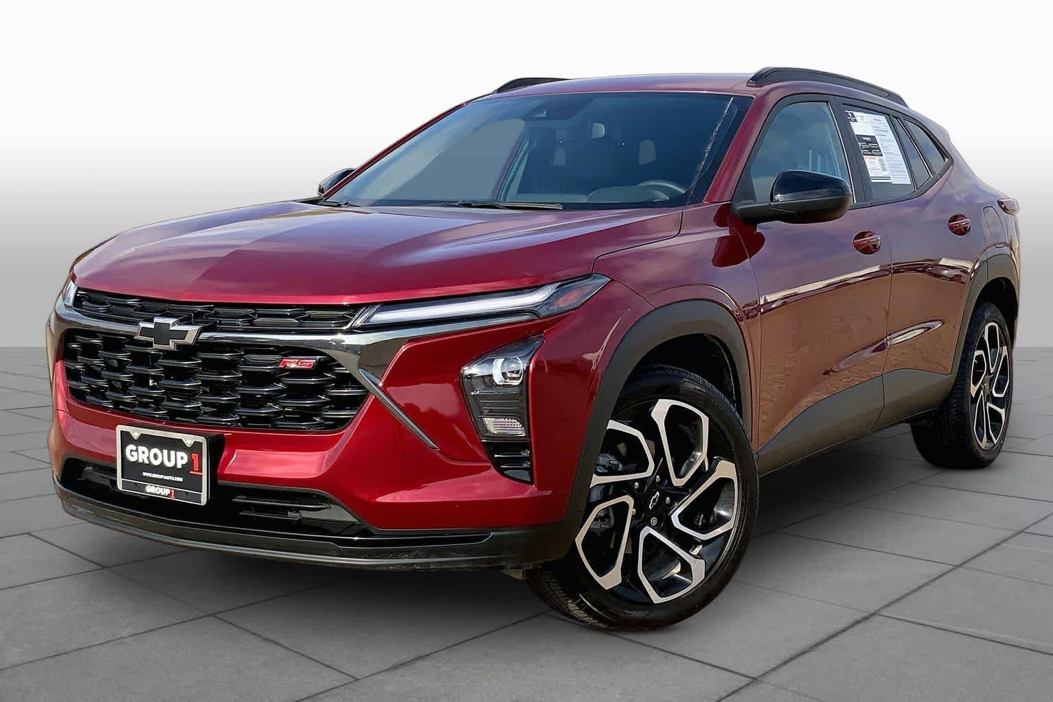Used 2025 Chevrolet Trax RS w/ Driver Confidence Package FWD image 1