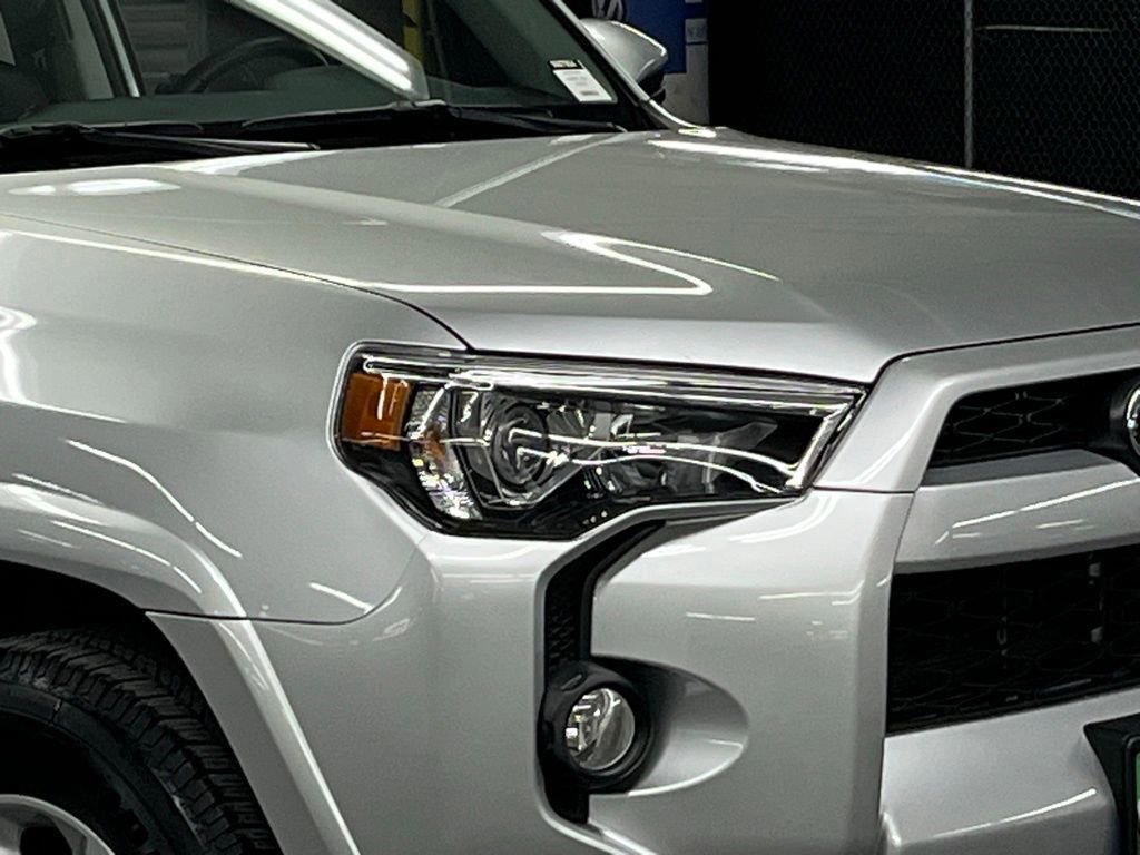 Used 2018 Toyota 4Runner SR5 Premium image 39