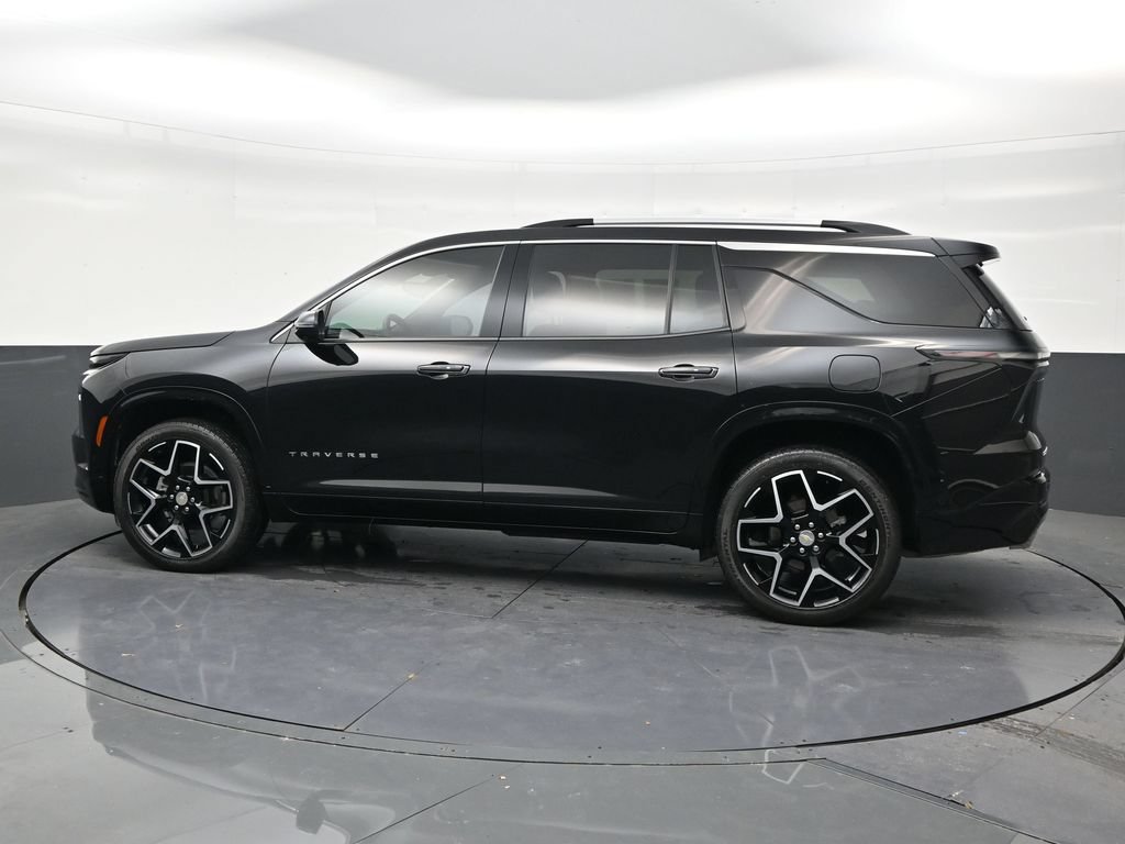 Used 2025 Chevrolet Traverse High Country FWD image 2