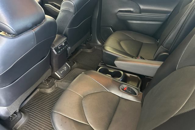 Used 2022 Toyota Highlander Limited AWD/4WD image 14