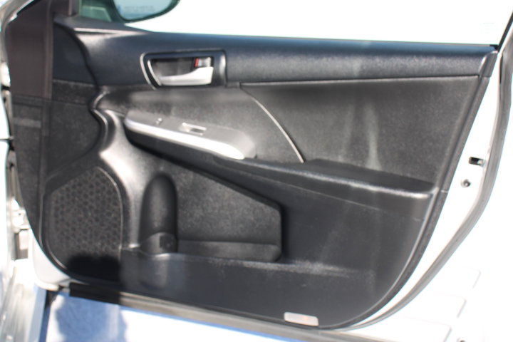 Used 2014 Toyota Camry SE image 18