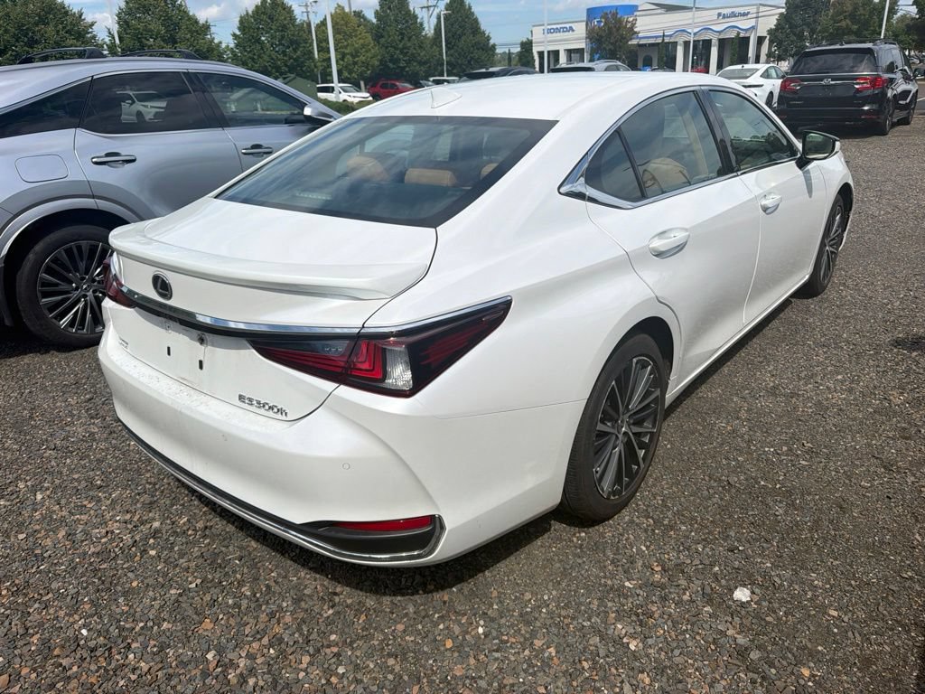 Used 2024 Lexus ES 300h w/ Premium Package FWD image 4