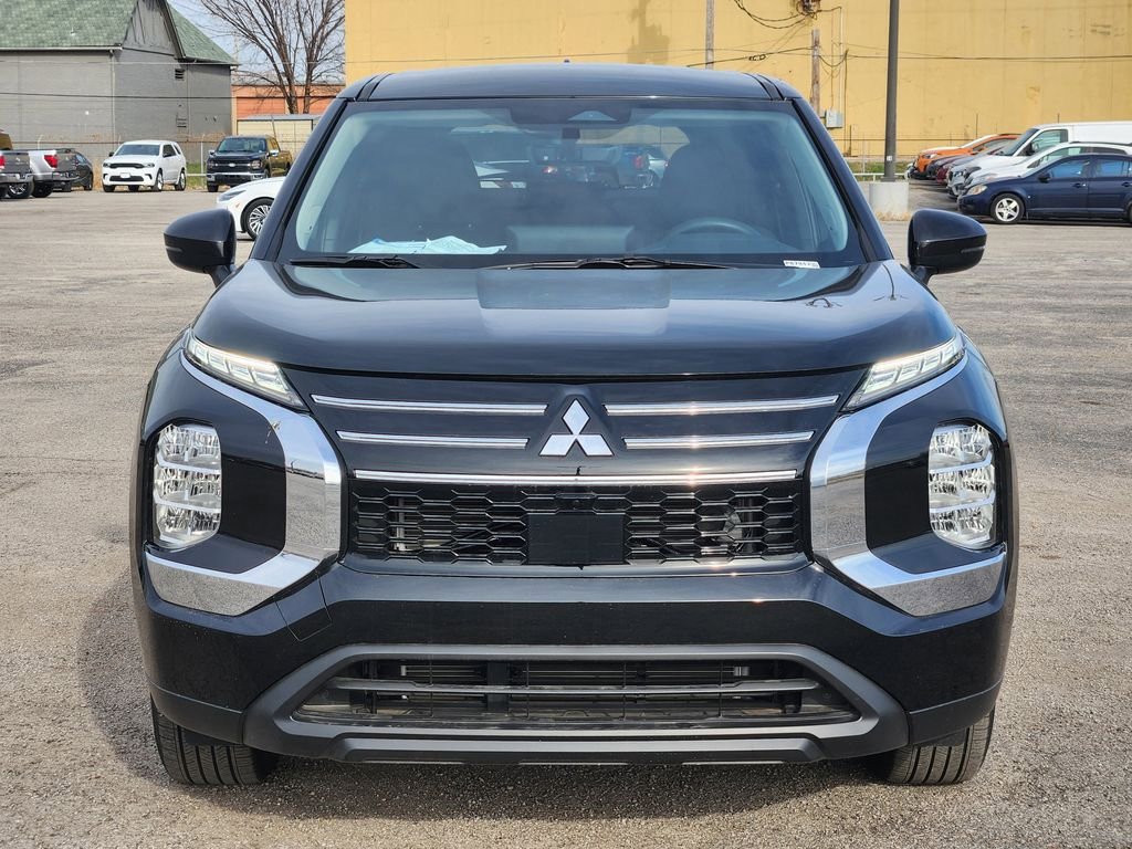 Used 2025 Mitsubishi Outlander ES video 2