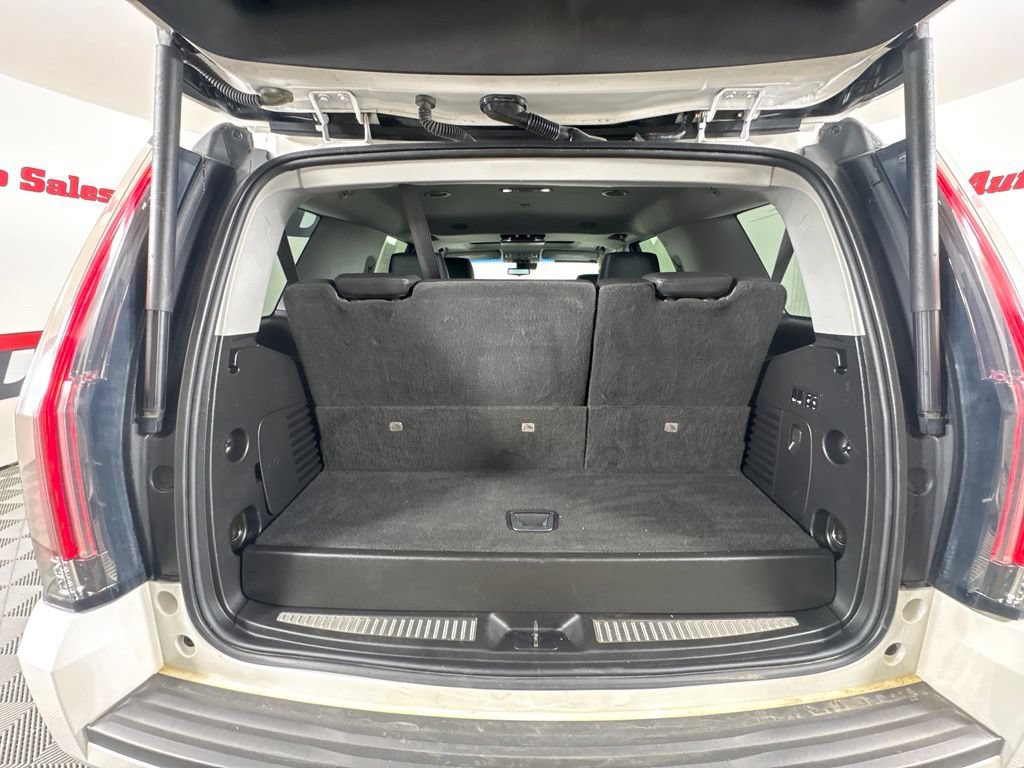 Used 2019 Cadillac Escalade Luxury AWD/4WD image 55